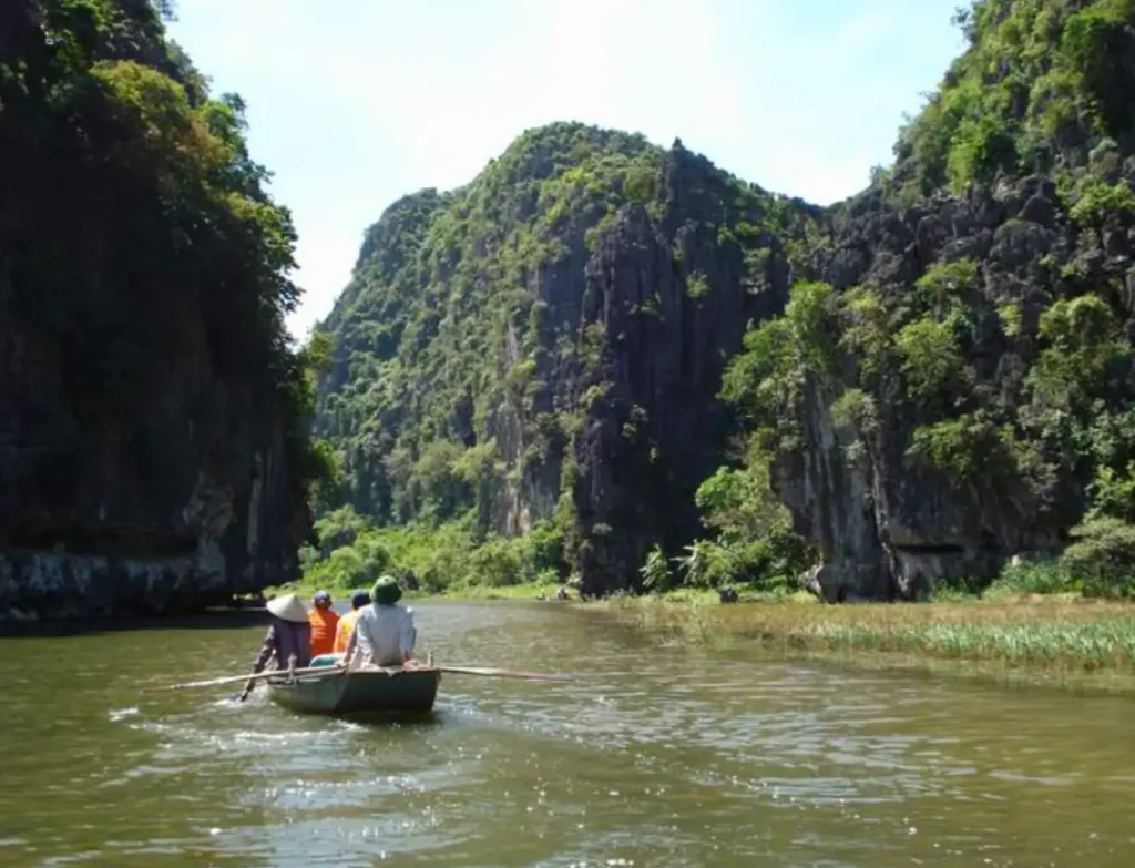 Private Tour – Ha Noi City Tour,  Ha Long Bay – Ninh Binh – Ha Noi -Sapa