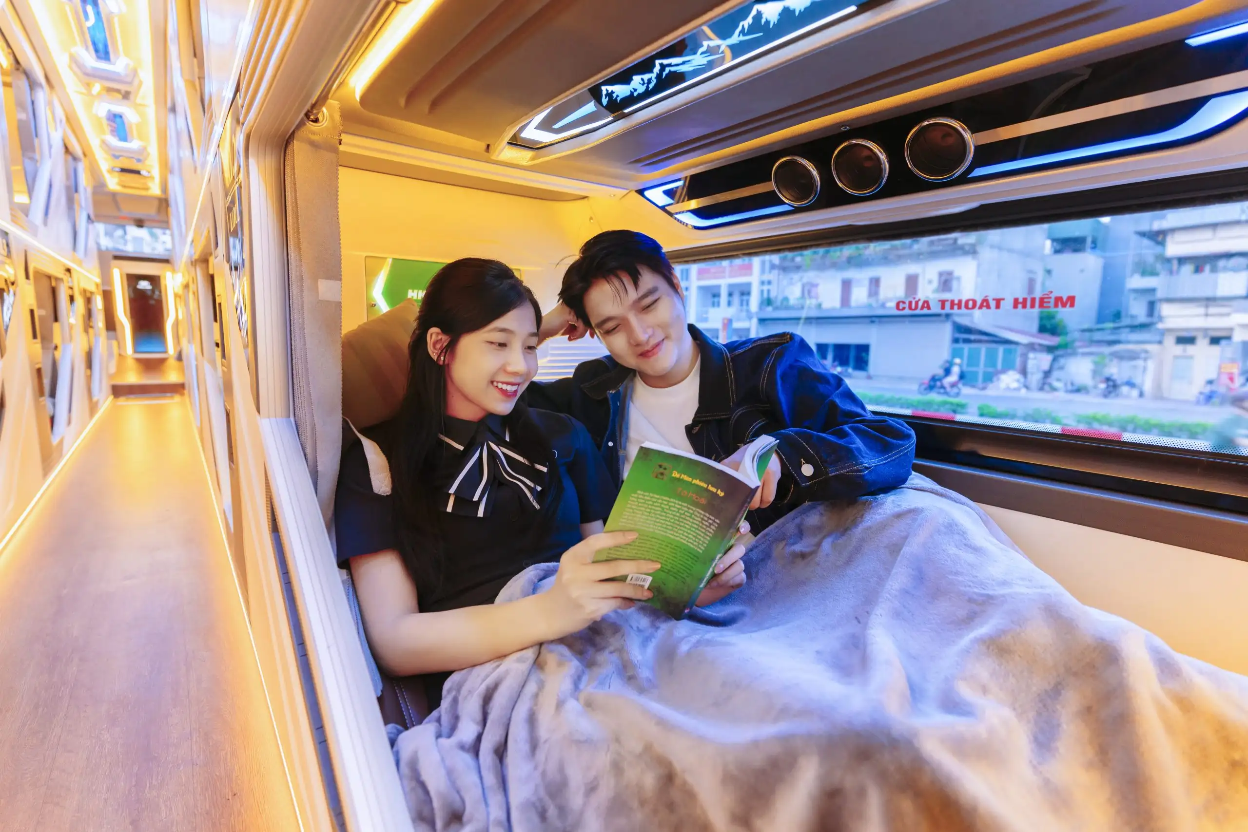Cabin Sleeper Bus from Ha Noi to Sapa and Return 2 Cabin Sleeper Bus from Ha Noi to Sapa and Return