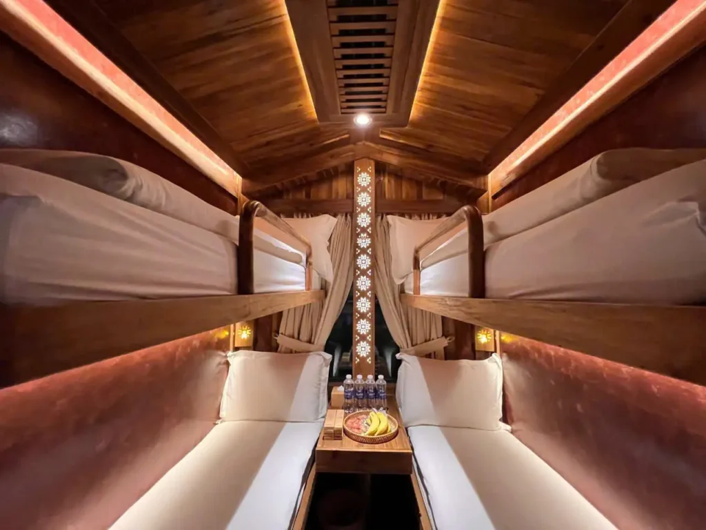 Ha Noi to Lao Cai tourist train