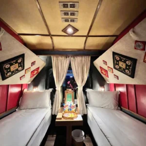 Ha Noi to Lao Cai tourist train