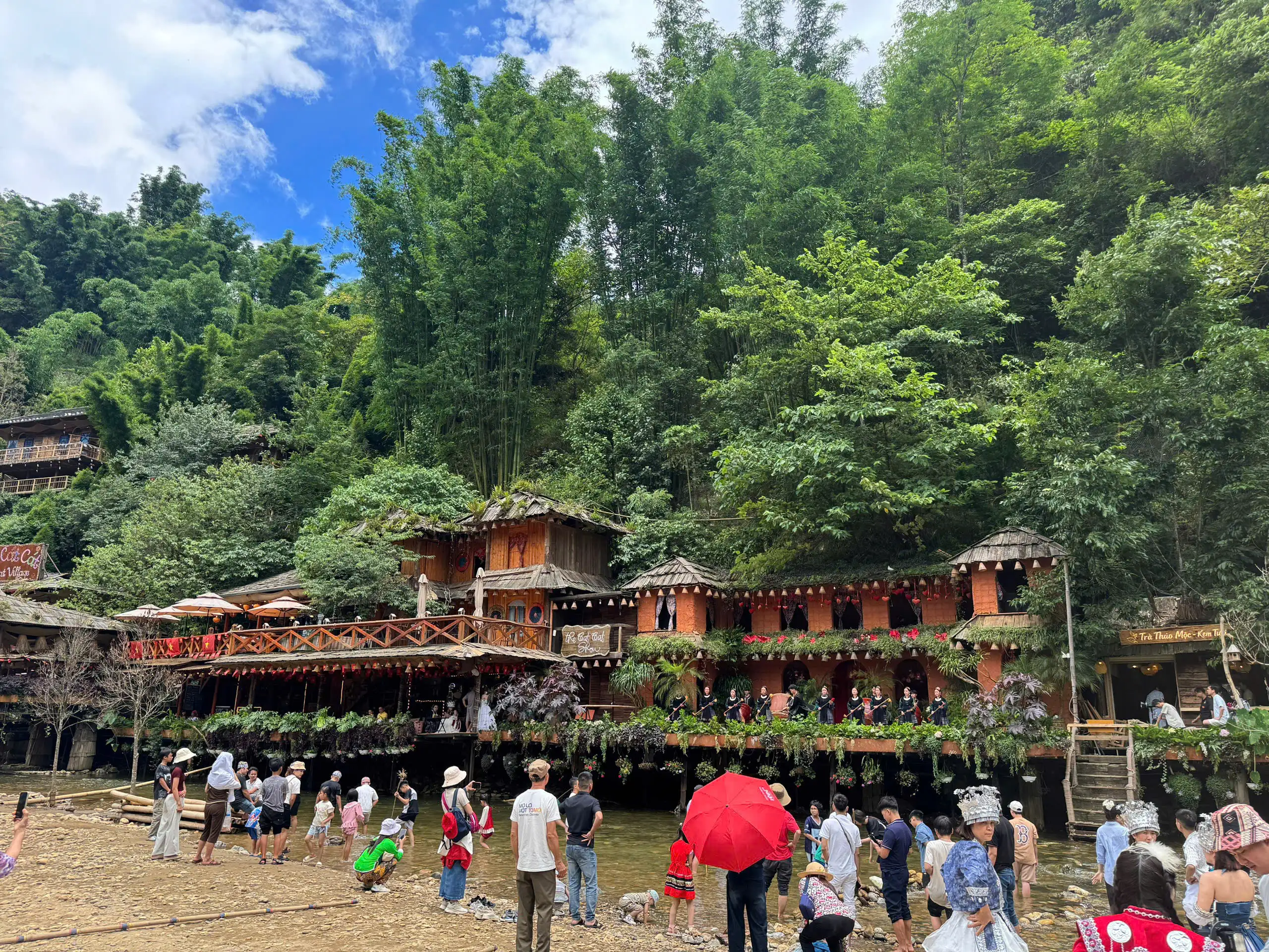 Cat Cat Village guide